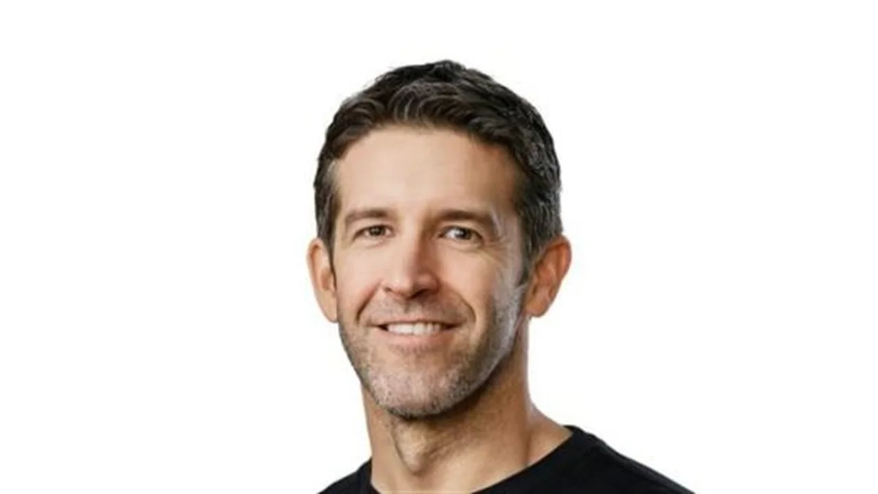 تغييرات جذرية.. جون تيرنوس يرسم ملامح استراتيجية آبل في قطاع الذكاء الاصطناعي